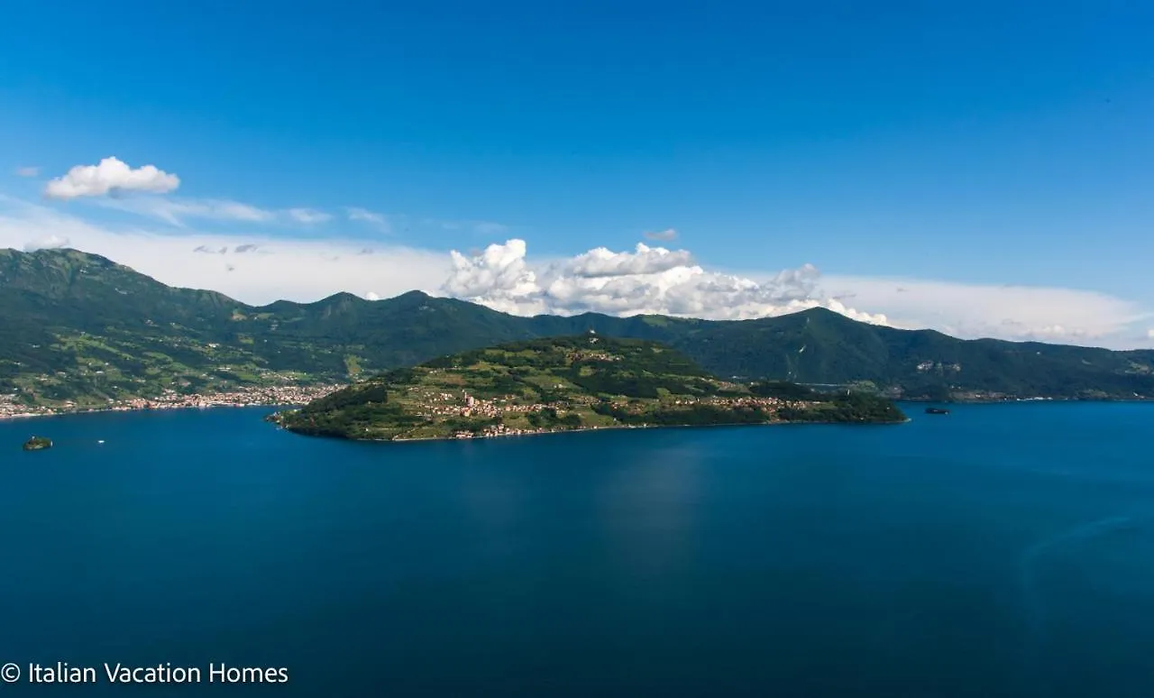 Italian Vacation Homes - Panoramic Villa Parzanica