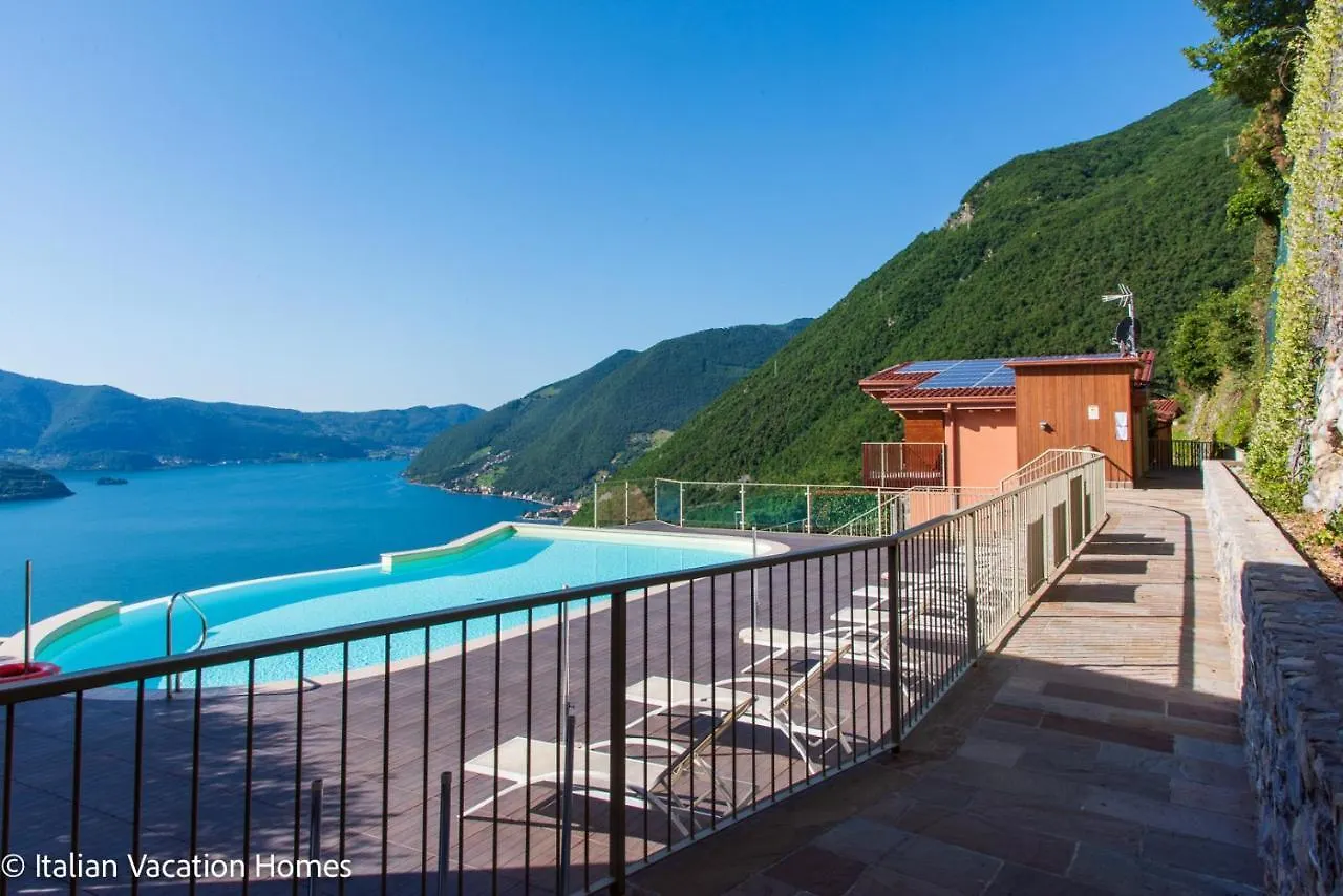 Italian Vacation Homes - Panoramic Villa Parzanica 0*,  意大利