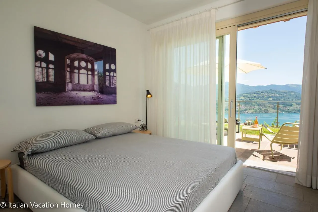 Italian Vacation Homes - Panoramic Villa Parzanica