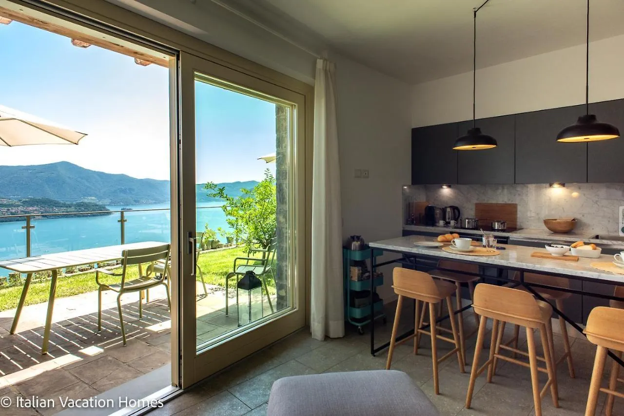Italian Vacation Homes - Panoramic Villa Parzanica 0*,  意大利