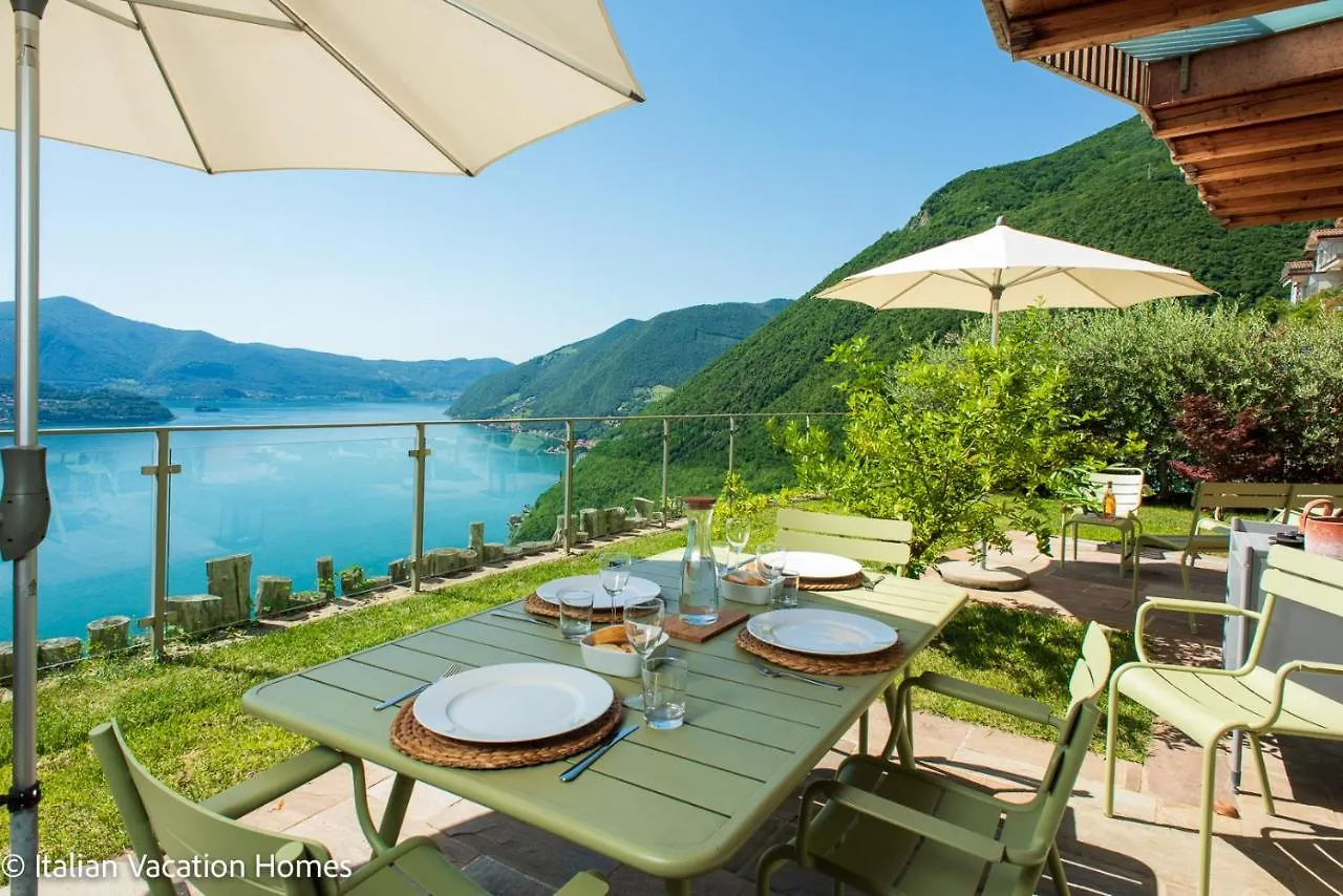 Italian Vacation Homes - Panoramic Villa Parzanica 度假居
