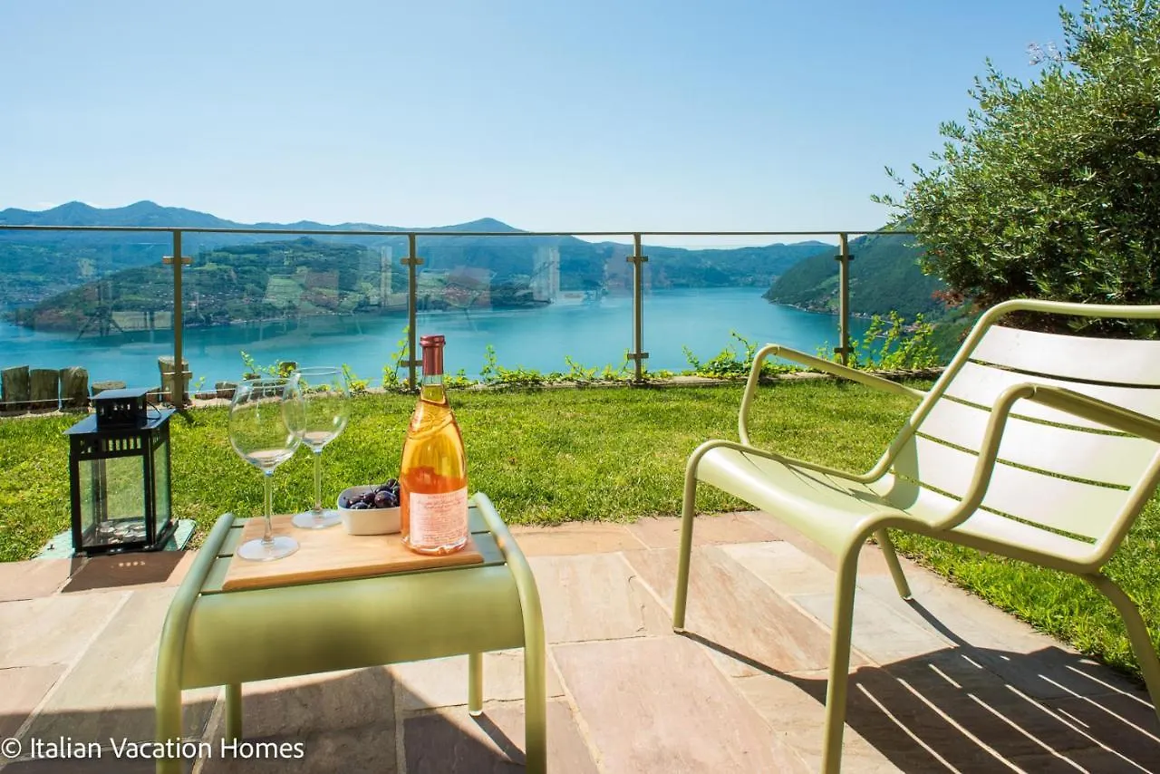 Italian Vacation Homes - Panoramic Villa Parzanica