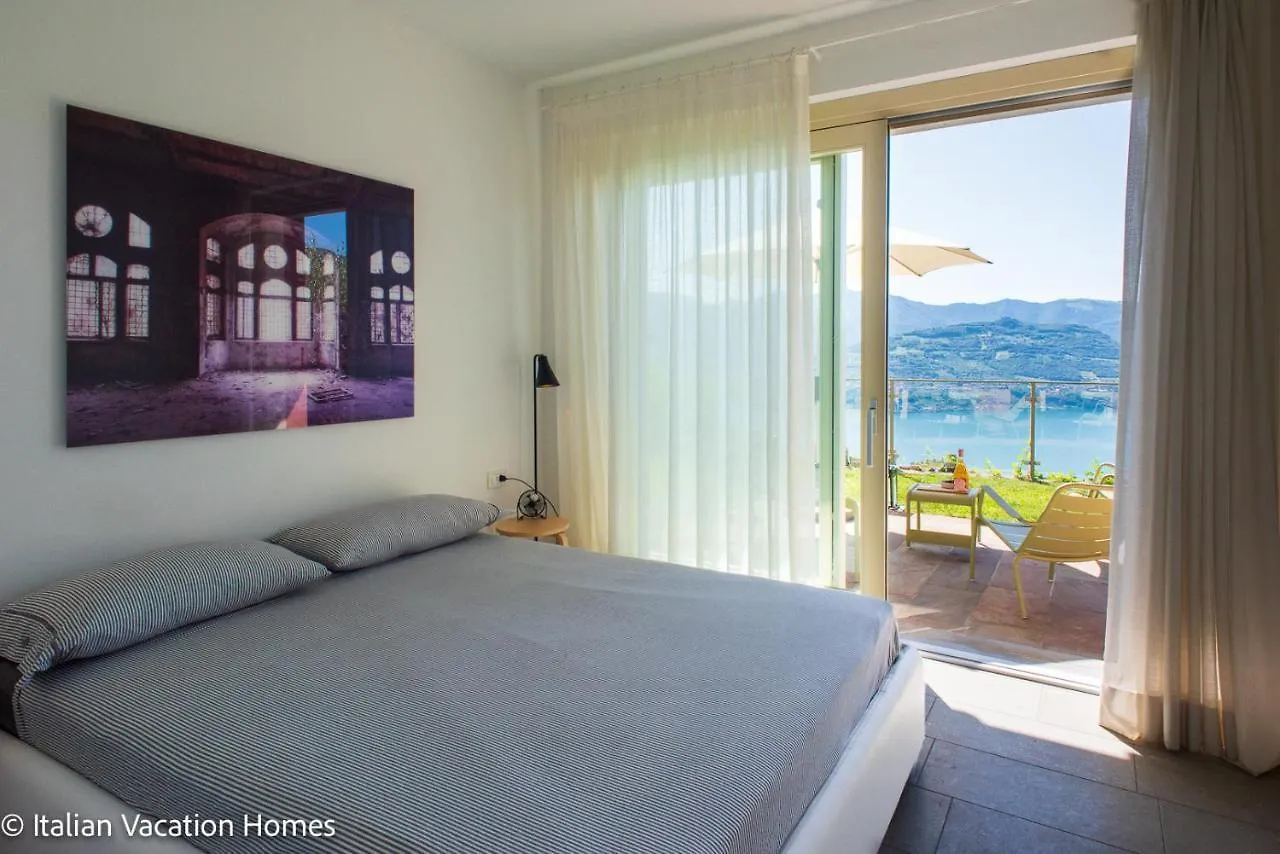 Italian Vacation Homes - Panoramic Villa Parzanica 度假居